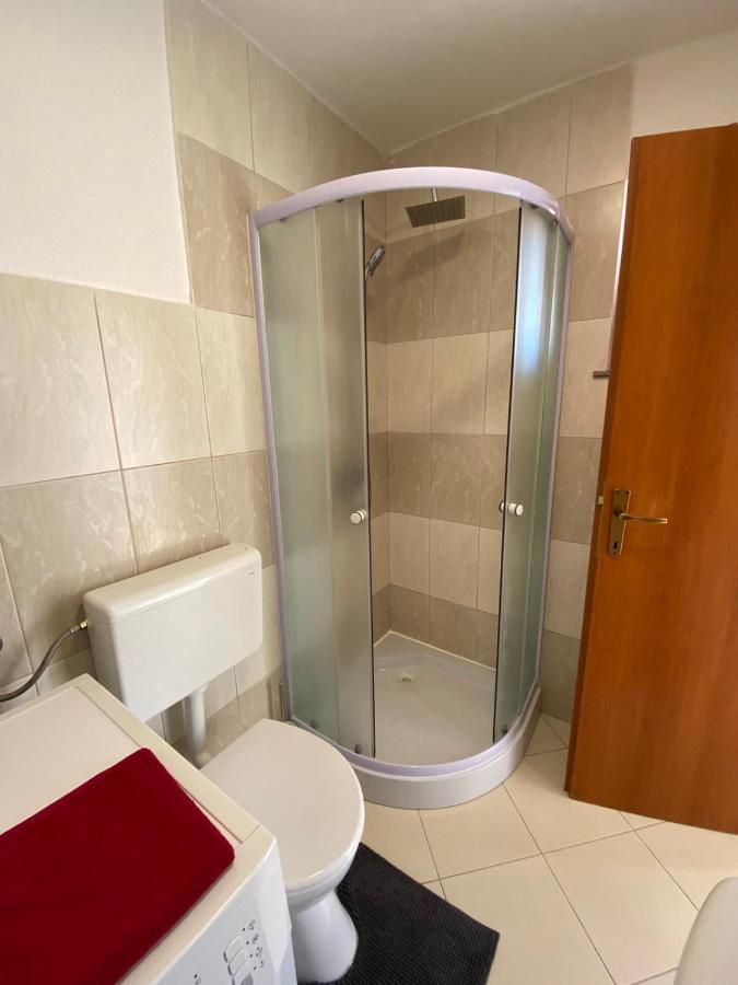 Apartman Hana U Blizini Automotodroma Grobnik I Kostrenski Plaza 科斯特雷纳 外观 照片